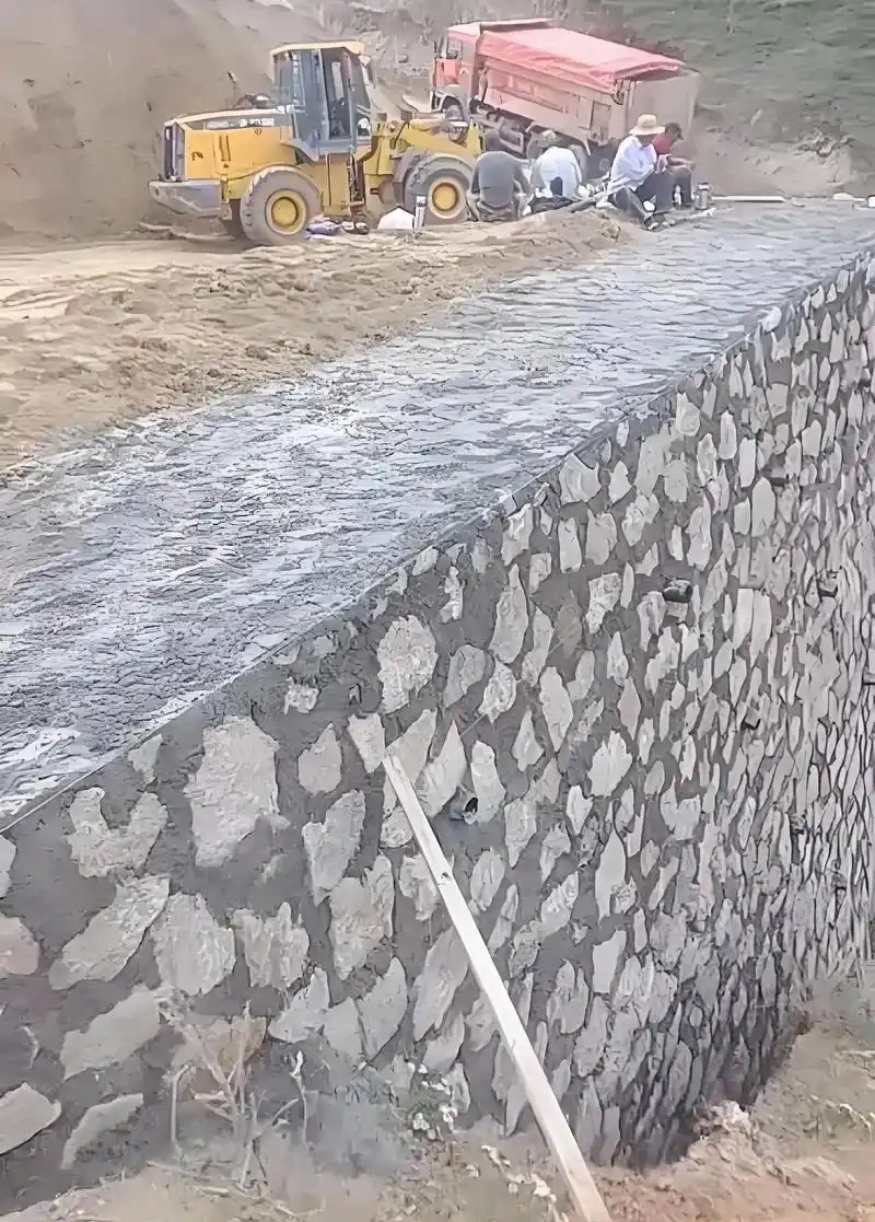 吕梁边坡加固
